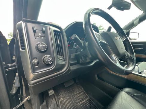 Used 2018 Chevrolet Silverado 1500 LTZ w/ Sport Package AWD/4WD image 17