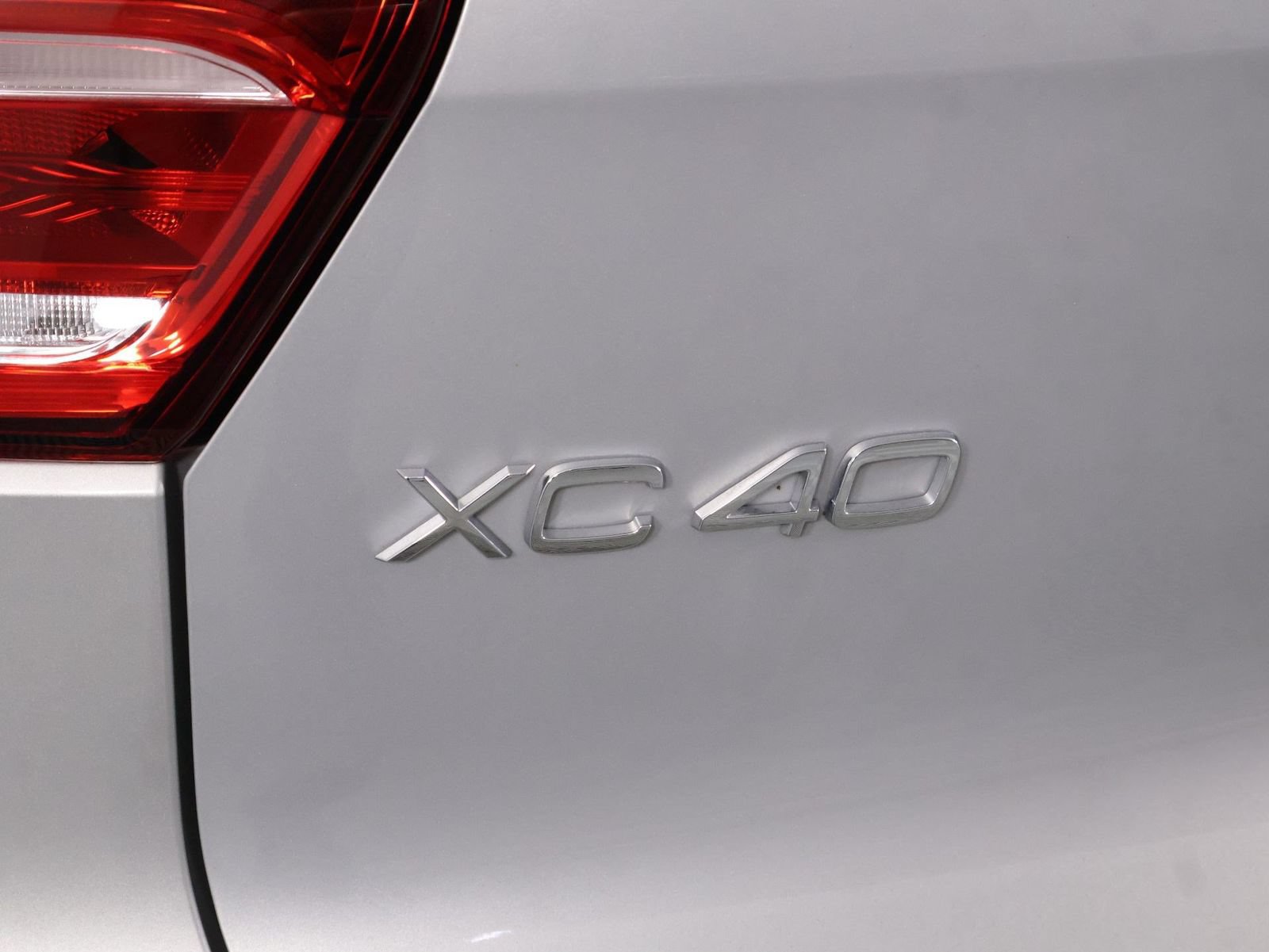 Certified 2023 Volvo XC40 Recharge Core w/ Protection Package Premier AWD/4WD image 19