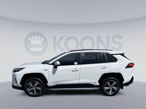 Used 2023 Toyota RAV4 SE w/ Weather & Moonroof Package image 13