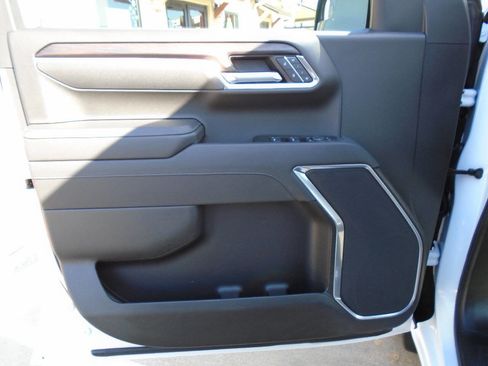 Used 2025 GMC Sierra 1500 SLT image 28