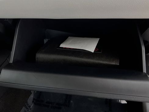 Used 2025 Toyota Corolla LE FWD image 34