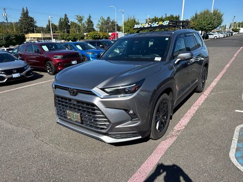 Used 2025 Toyota Grand Highlander AWD Hybrid image 3