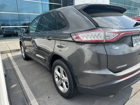 Used 2018 Ford Edge SE FWD image 5