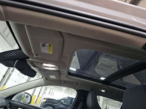 Used 2023 Volvo XC40 B5 Plus w/ Driver Assist Package image 7