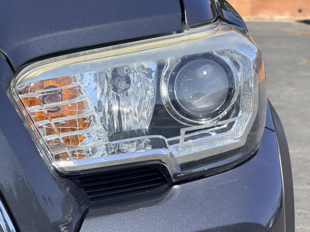 Used 2016 Toyota Tacoma TRD Off-Road w/ Towing Package RWD image 9