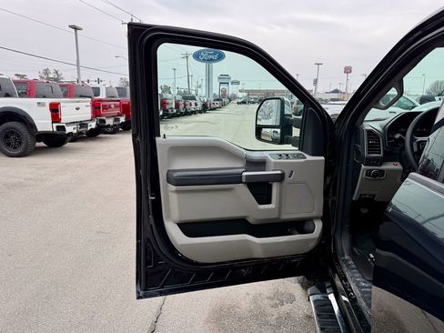 Used 2021 Ford F250 XLT w/ XLT Premium Package image 13