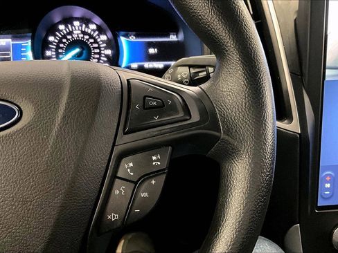 Certified 2022 Ford Edge SE w/ Black Appearance Package image 18