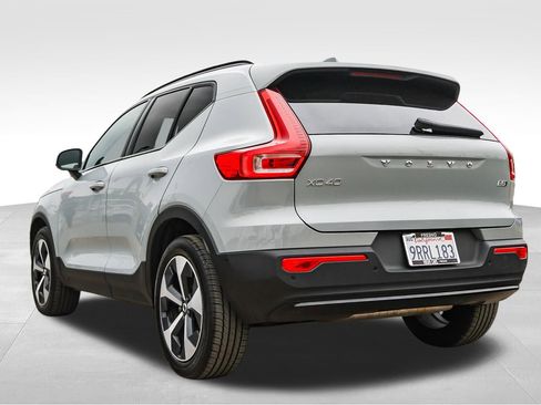 Used 2026 Volvo XC40 B5 Plus w/ Protection Package Premier AWD/4WD image 8