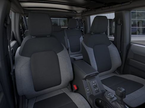 New 2025 Ford Bronco 4-Door AWD/4WD image 10