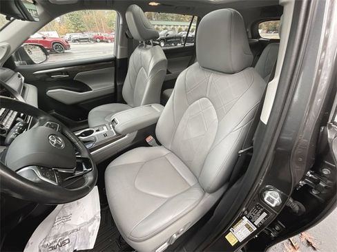 Used 2020 Toyota Highlander Platinum image 20