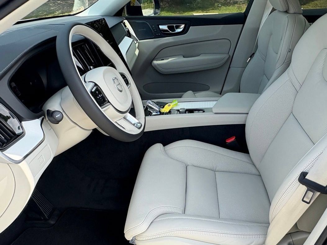 New 2026 Volvo XC60 B5 Ultra w/ Protection Package Premier AWD/4WD image 18