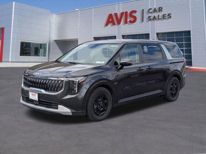 Used 2025 Kia Carnival