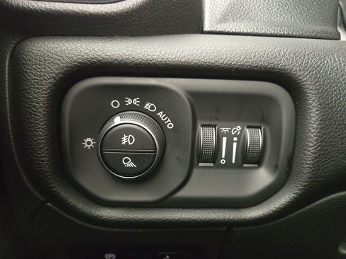 Used 2025 RAM 1500 Big Horn AWD/4WD image 26