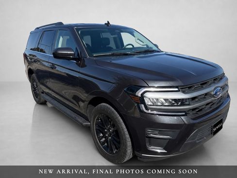 Used 2024 Ford Expedition XLT RWD image 2