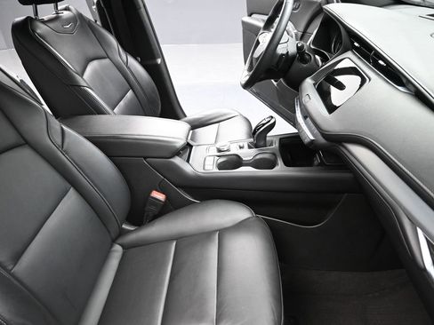 Certified 2022 Cadillac XT4 Premium Luxury w/ Enhanced Visibility Package image 22