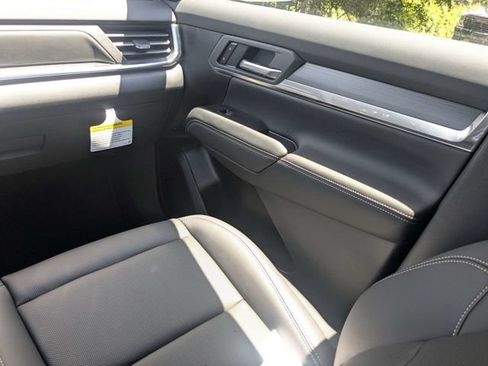 New 2027 GMC Terrain Elevation w/ Elevation Premium Package FWD image 18