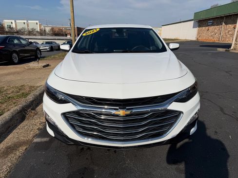 Used 2021 Chevrolet Malibu LT FWD image 2