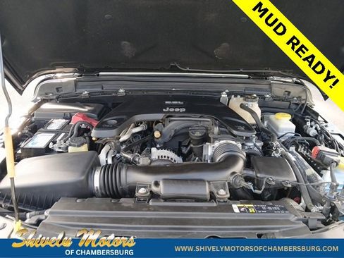 Used 2018 Jeep Wrangler Unlimited Sahara w/ Cold Weather Group image 30