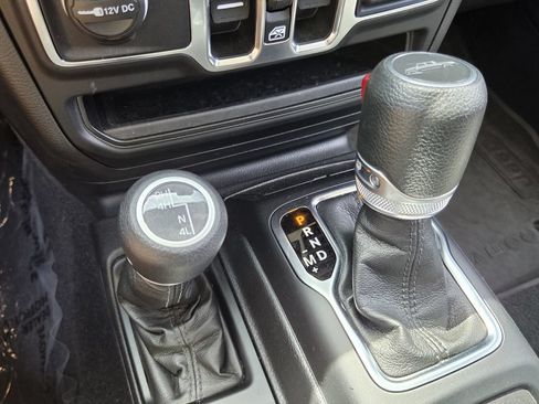 Used 2023 Jeep Gladiator Sport AWD/4WD image 21