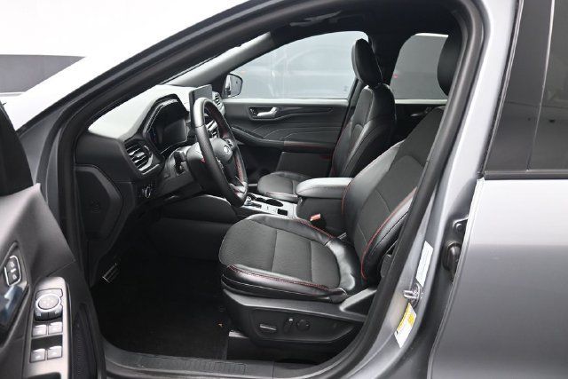 Certified 2024 Ford Escape ST-Line w/ Tech Pack #1 AWD/4WD image 10