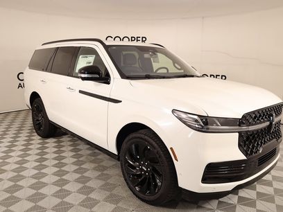 New 2025 Lincoln Navigator Reserve w/ Jet Appearance Package