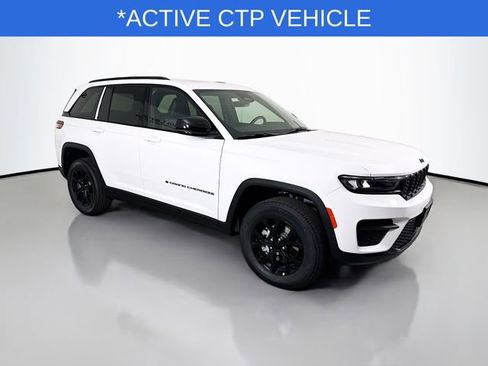 New 2025 Jeep Grand Cherokee Altitude AWD/4WD image 1