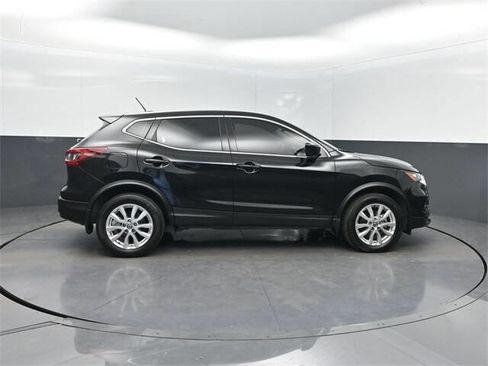 Used 2021 Nissan Rogue Sport S image 31