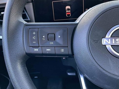 Used 2025 Nissan Kicks SV image 16