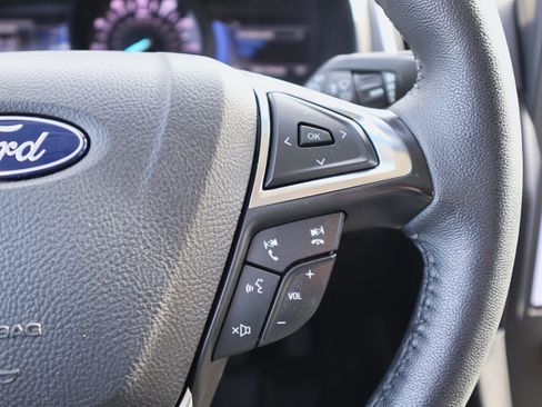 Used 2024 Ford Edge Titanium image 21