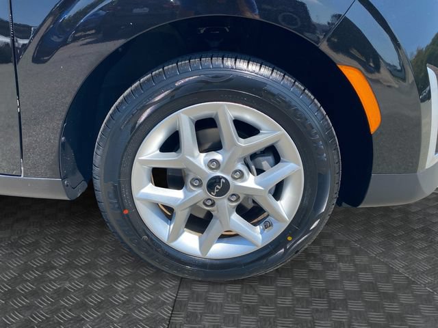 Used 2025 Kia Soul LX w/ LX Technology Package FWD image 35