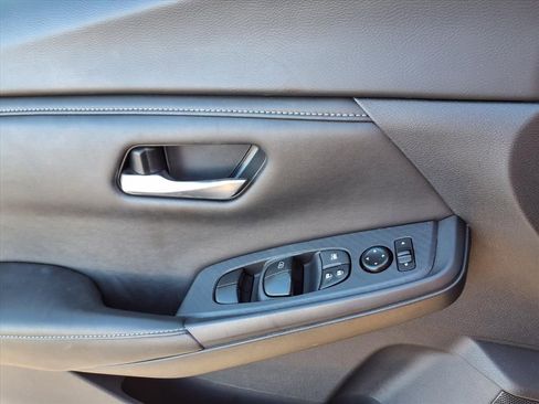 Used 2024 Nissan Sentra SV image 16