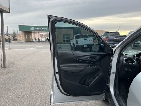 Used 2021 Chevrolet Equinox Premier image 25