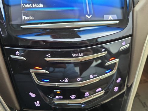 Used 2013 Cadillac XTS Platinum image 21