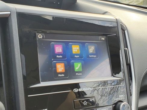 Used 2017 Subaru Impreza 2.0i Premium image 24