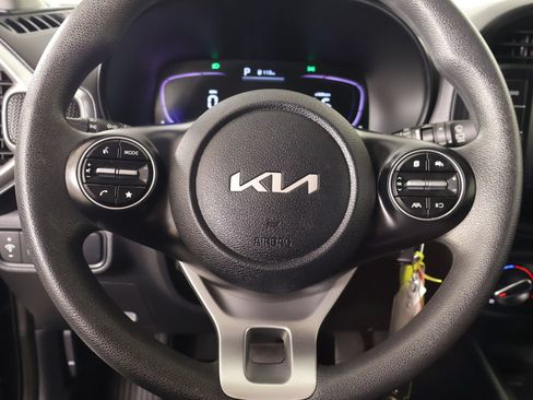 Used 2023 Kia Soul LX w/ Option Group 015 FWD image 3