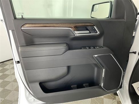 New 2026 GMC Sierra 1500 SLE image 11