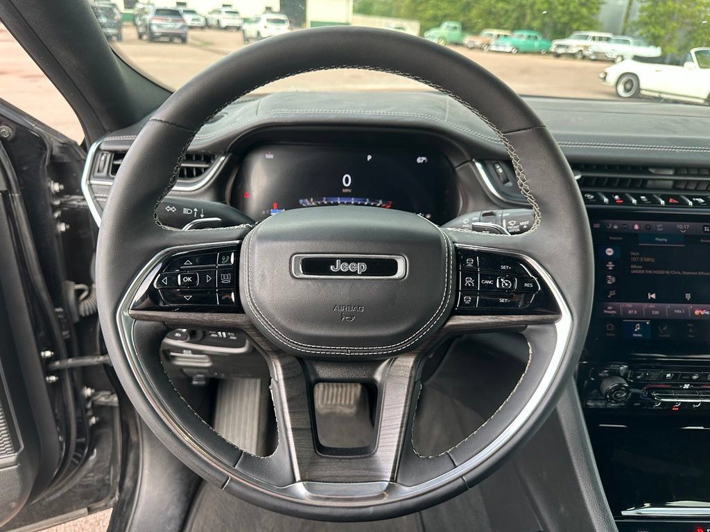 Used 2023 Jeep Grand Cherokee L Overland AWD/4WD image 14