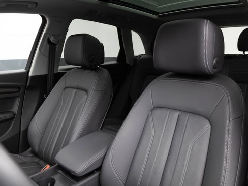 Used 2023 Audi Q5 2.0T Premium Plus w/ Premium Plus Package AWD/4WD image 17