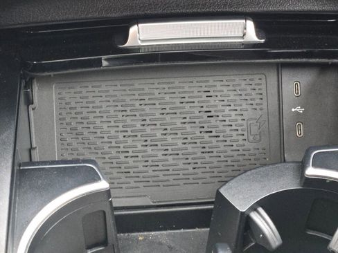 Used 2024 Mercedes-Benz GLE 450e 4MATIC image 29