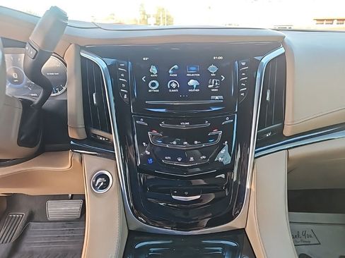 Used 2019 Cadillac Escalade Platinum image 23