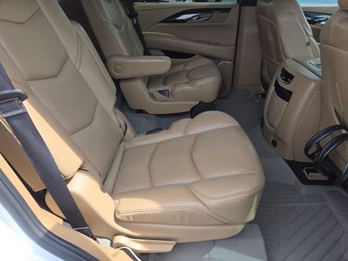 Used 2019 Cadillac Escalade Platinum AWD/4WD image 24