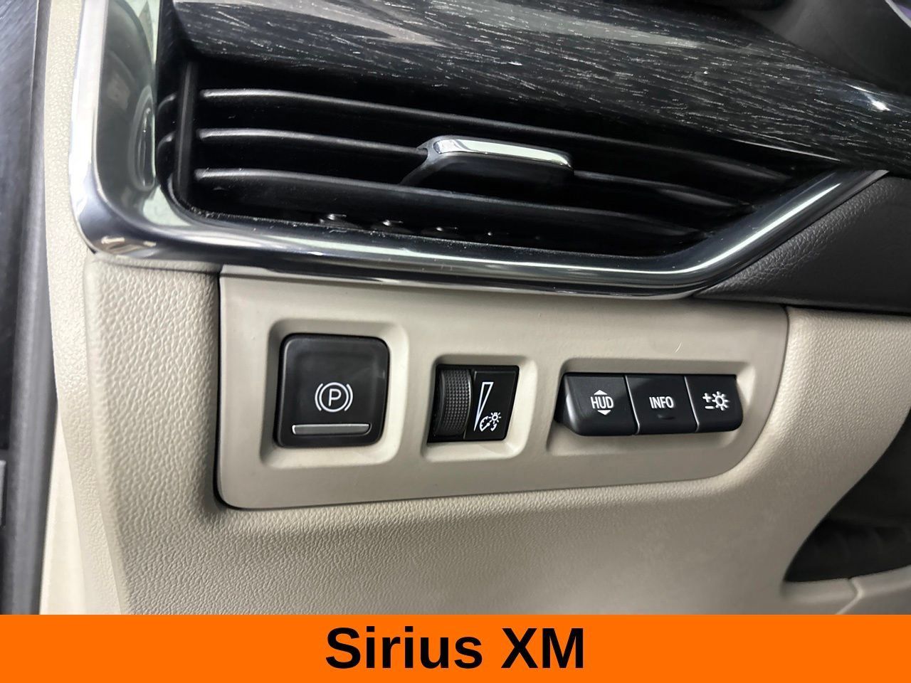 Used 2023 Cadillac XT4 Premium Luxury w/ Technology Package FWD image 12