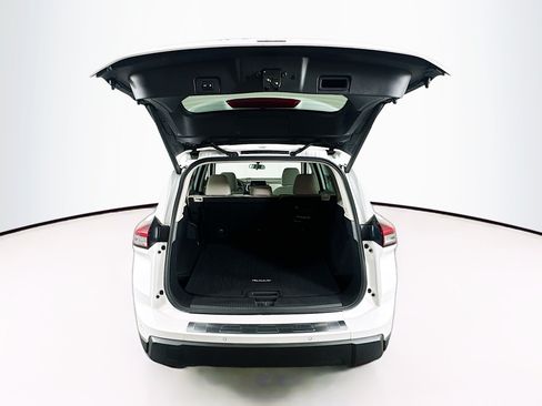Used 2025 Nissan Rogue SV FWD image 27
