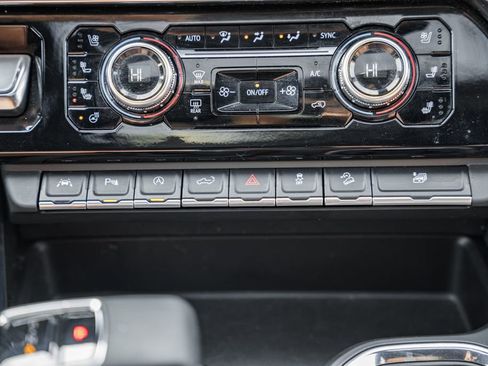 Used 2024 GMC Sierra 1500 Denali Ultimate image 29