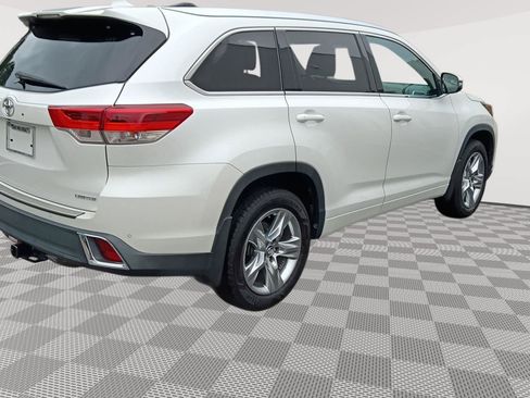 Used 2018 Toyota Highlander Limited FWD image 43