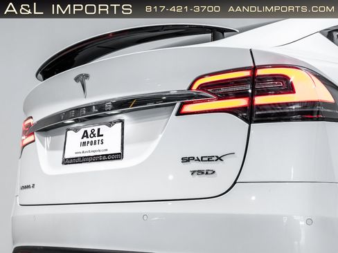 Used 2018 Tesla Model X 75D image 37