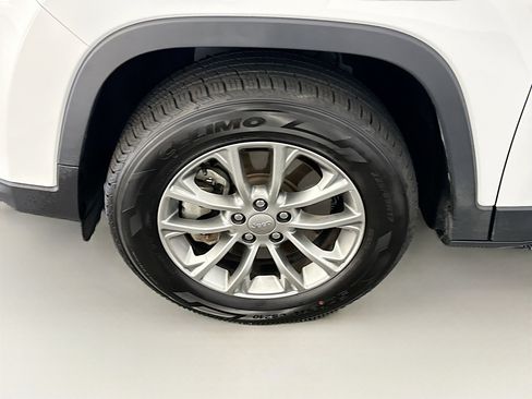 Used 2021 Jeep Cherokee Latitude Lux image 11