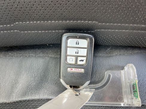 Used 2017 Honda CR-V Touring image 29
