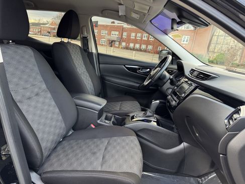 Certified 2021 Nissan Rogue Sport SV image 35