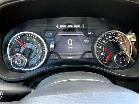 Used 2025 RAM 1500 Laramie image 24